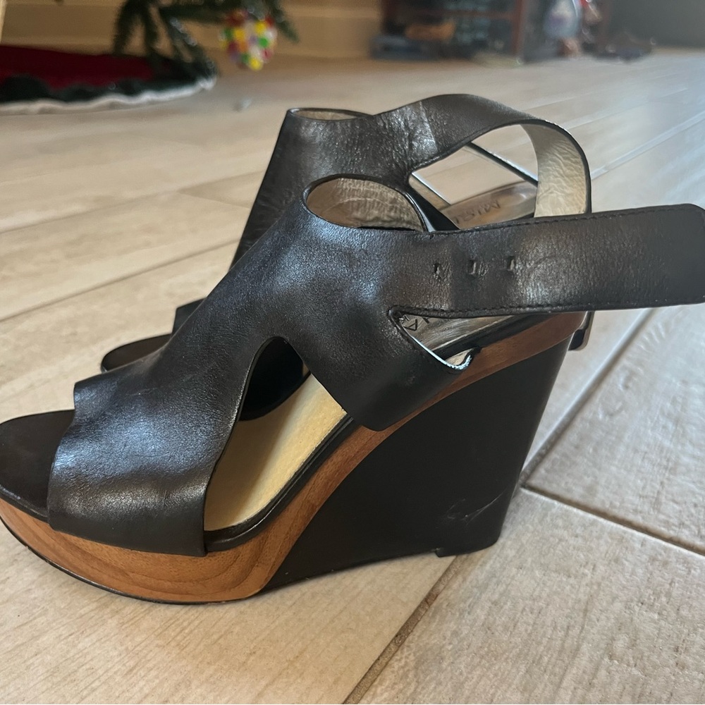 Michael Kors size 5m